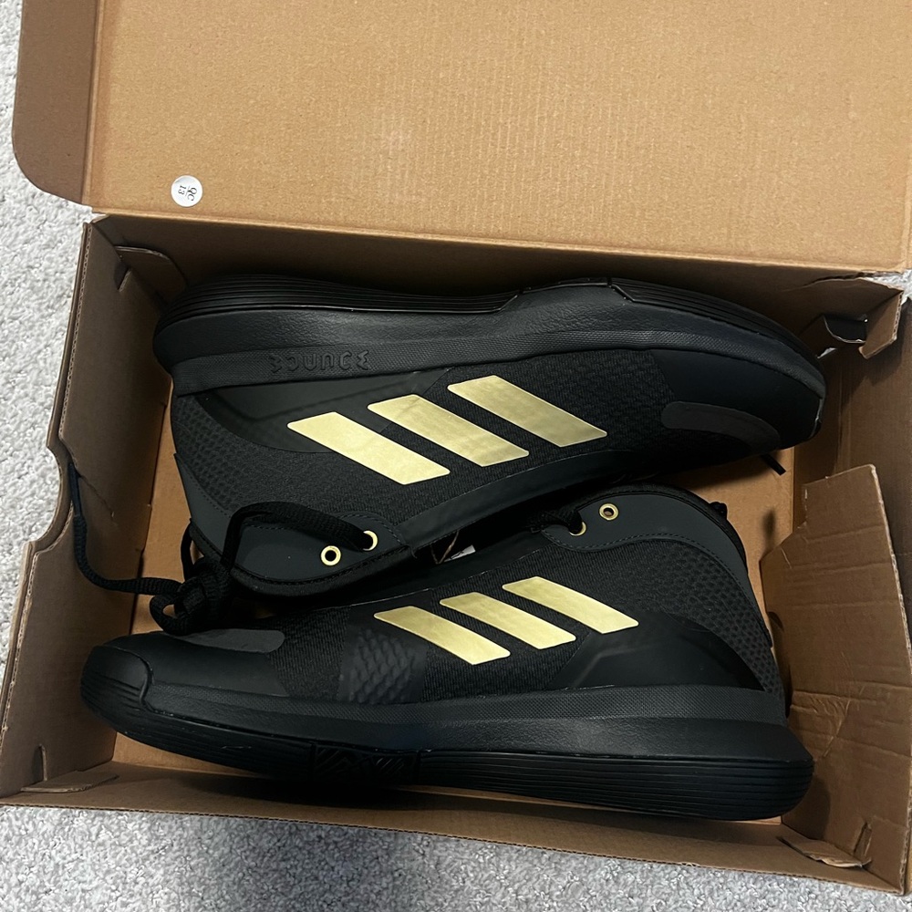 *new* Adidas Bounce Legends Unisex Basketball shoes